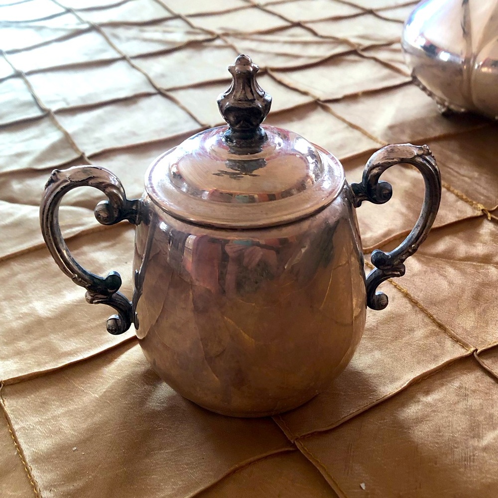 Silver plated sugar bowl with lid.  Vintage circa 1899.